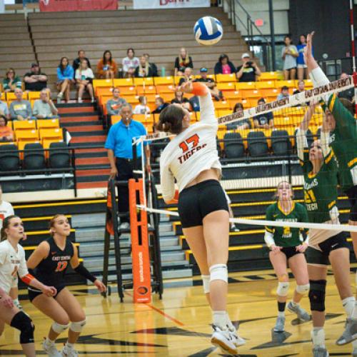 Volleyball vs Arkansas Tech University 