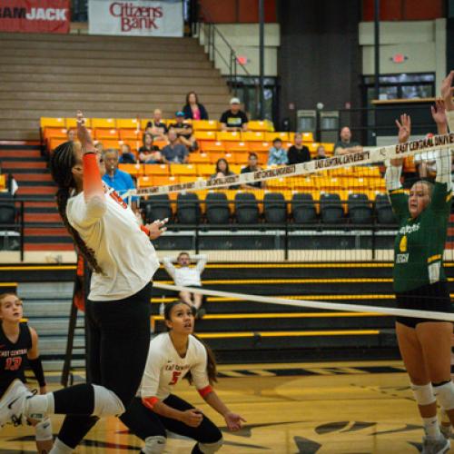 Volleyball vs Arkansas Tech University 