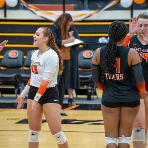 Volleyballl vs SNU Senior Night