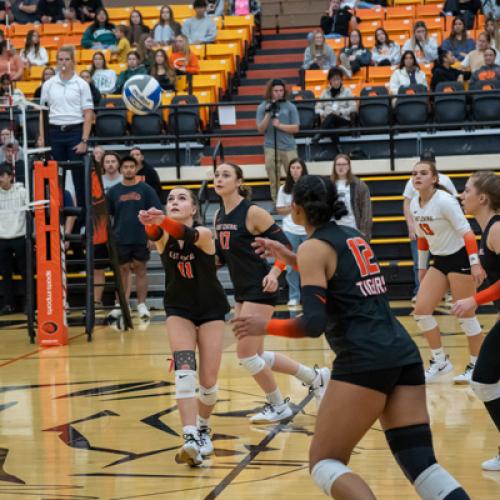 Volleyballl vs SNU Senior Night