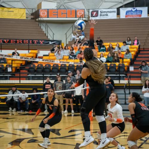 Volleyballl vs SNU Senior Night