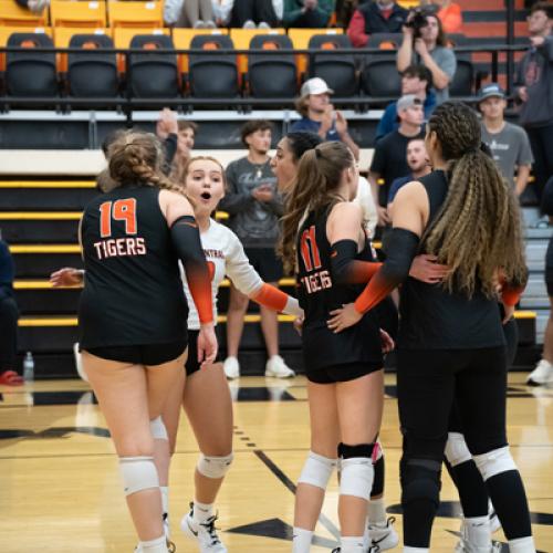 Volleyballl vs SNU Senior Night