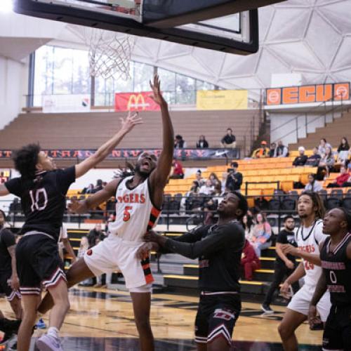 Men's Basketball VS Henderson State 