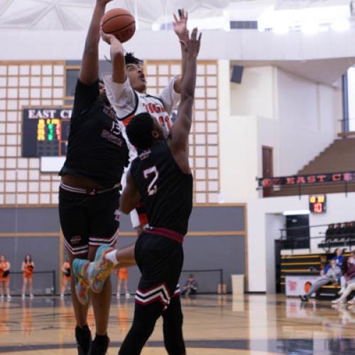 Men's Basketball VS Henderson State 