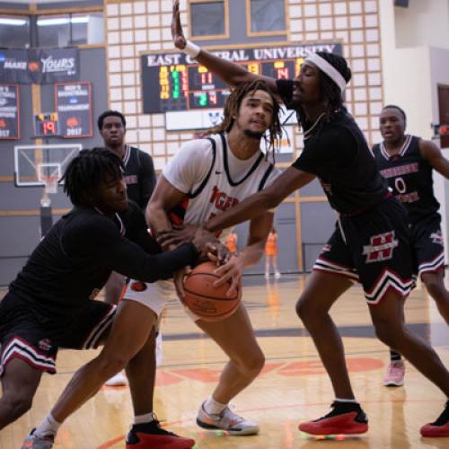 Men's Basketball VS Henderson State 