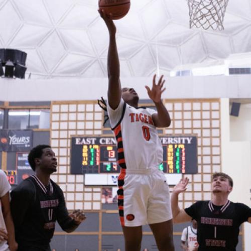 Men's Basketball VS Henderson State 