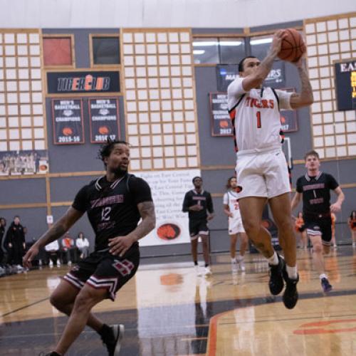 Men's Basketball VS Henderson State 