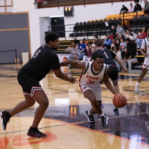 Men's Basketball VS Henderson State 