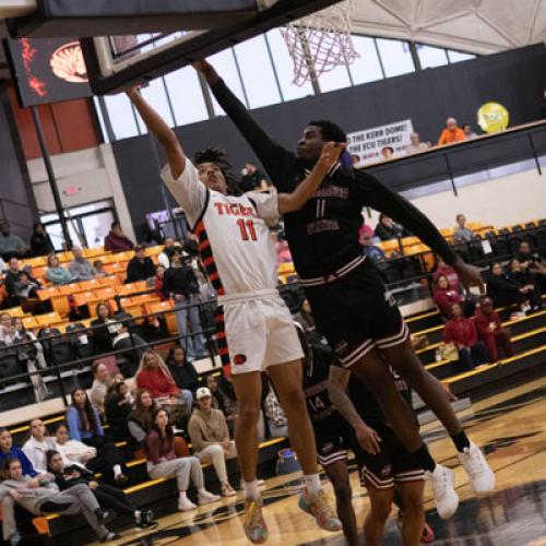 Men's Basketball VS Henderson State 