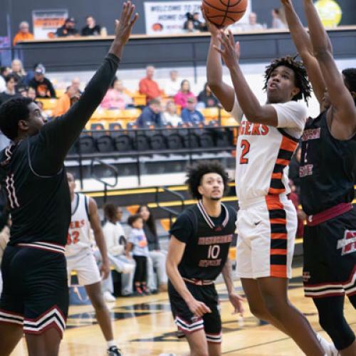 Men's Basketball VS Henderson State 