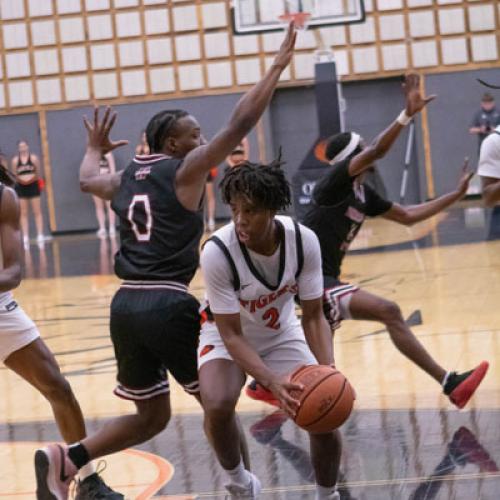 Men's Basketball VS Henderson State 